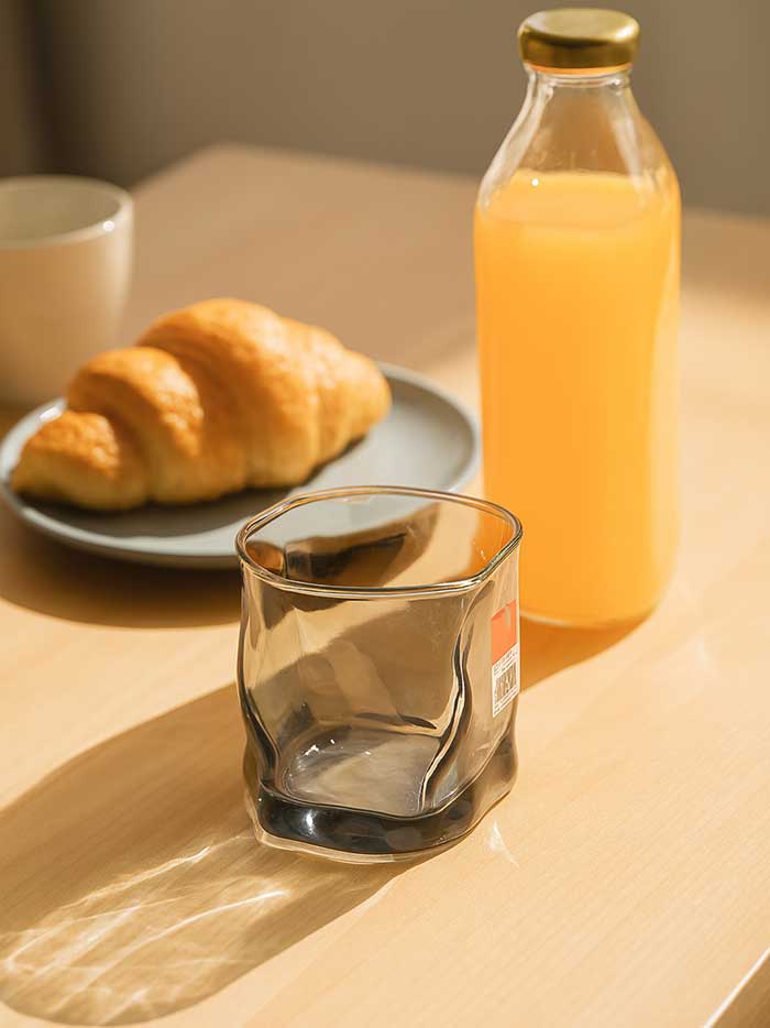 لیوان دفرمه یخی  اثر هنری